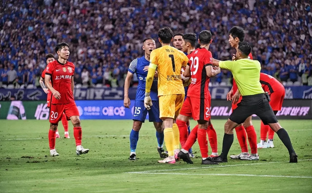 包含世界一线球队激烈对抗,火花四溅的词条 包含世界一线球队激烈对抗,火花四溅的词条